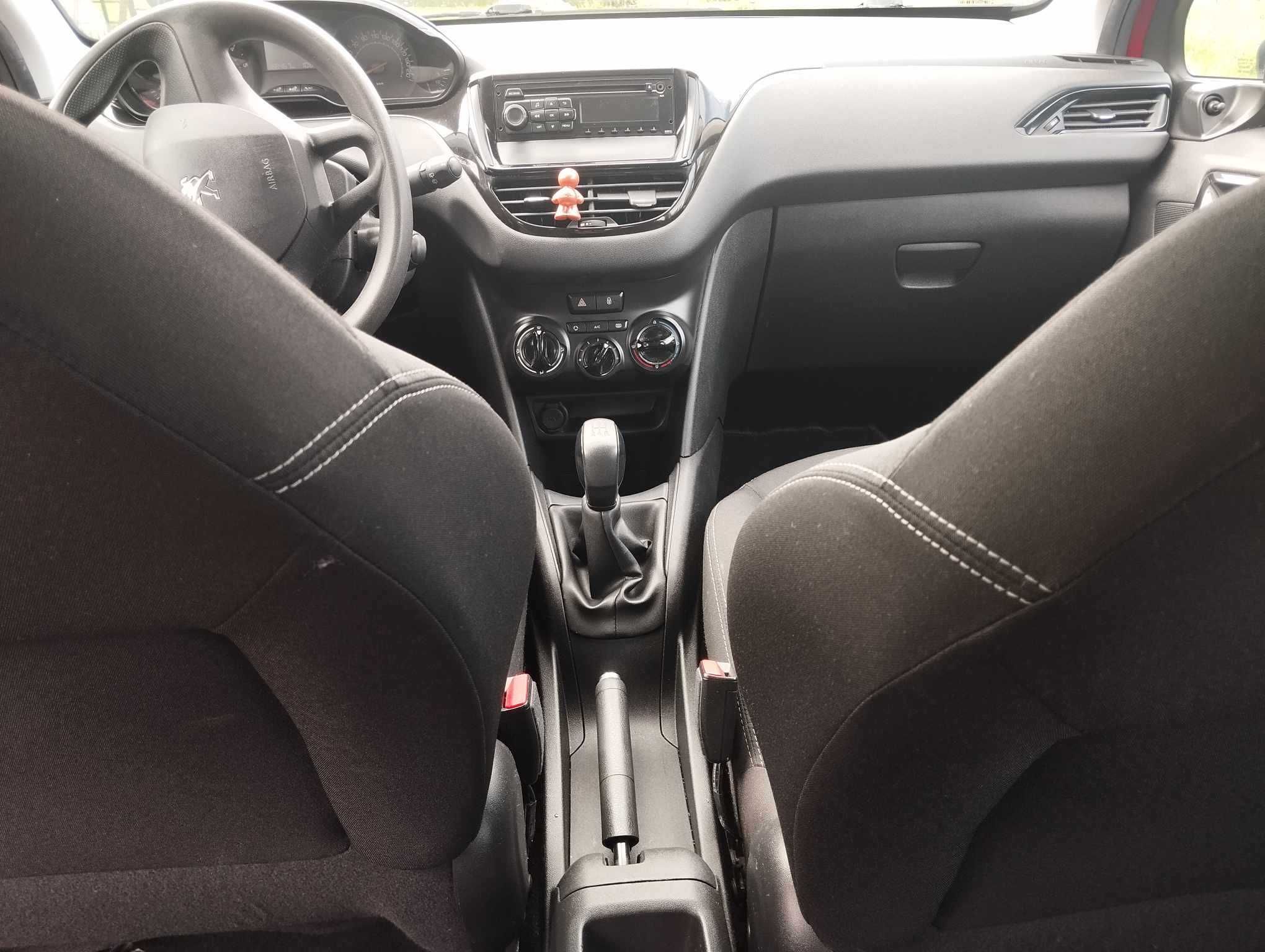 Peugeot 208  1.4 hdi