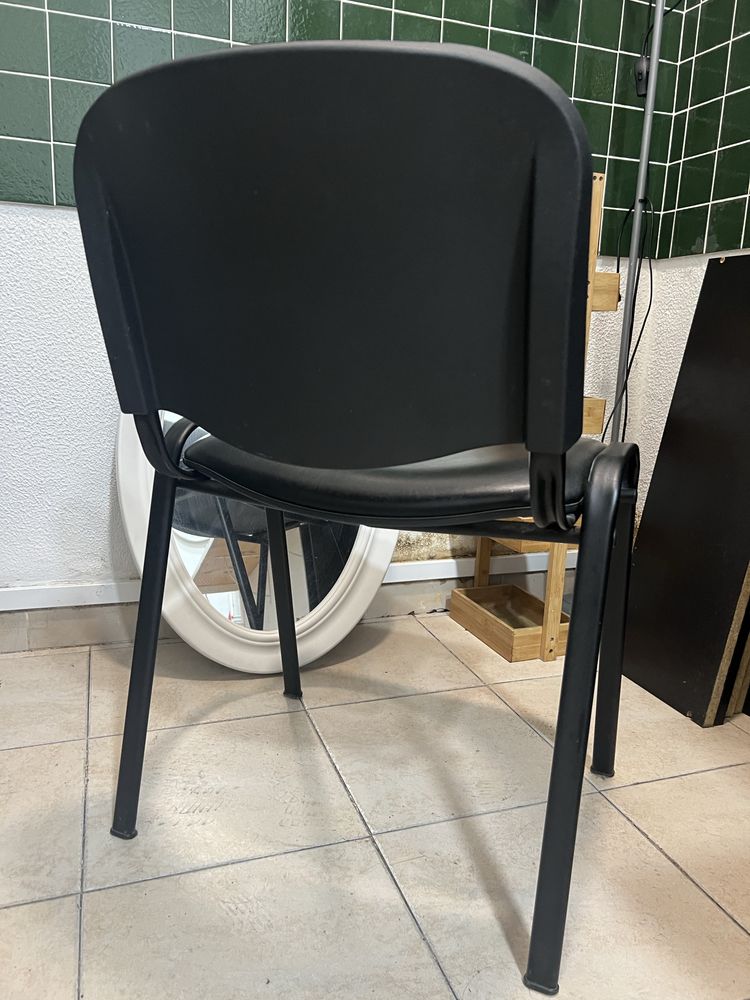 Cadeira de cabeleireiro em napa preta