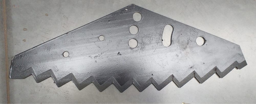 Nóż do paszowozu 552x211x6 Pronar (50 HRC) 407.005.001481