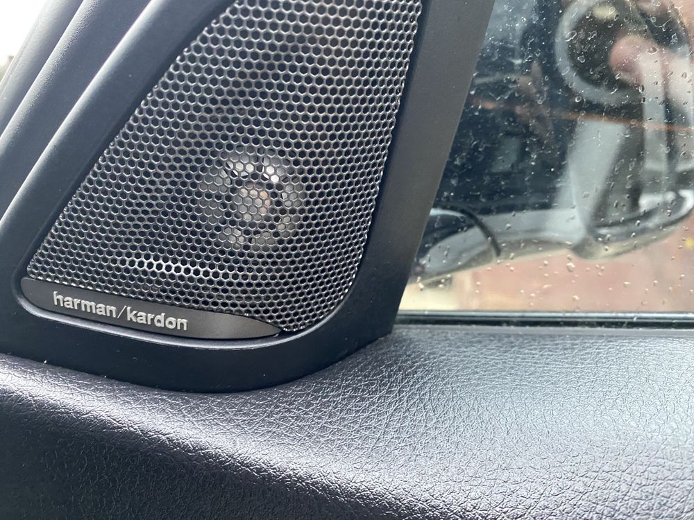 Bmw F30 z 2017 roku, harman kardon