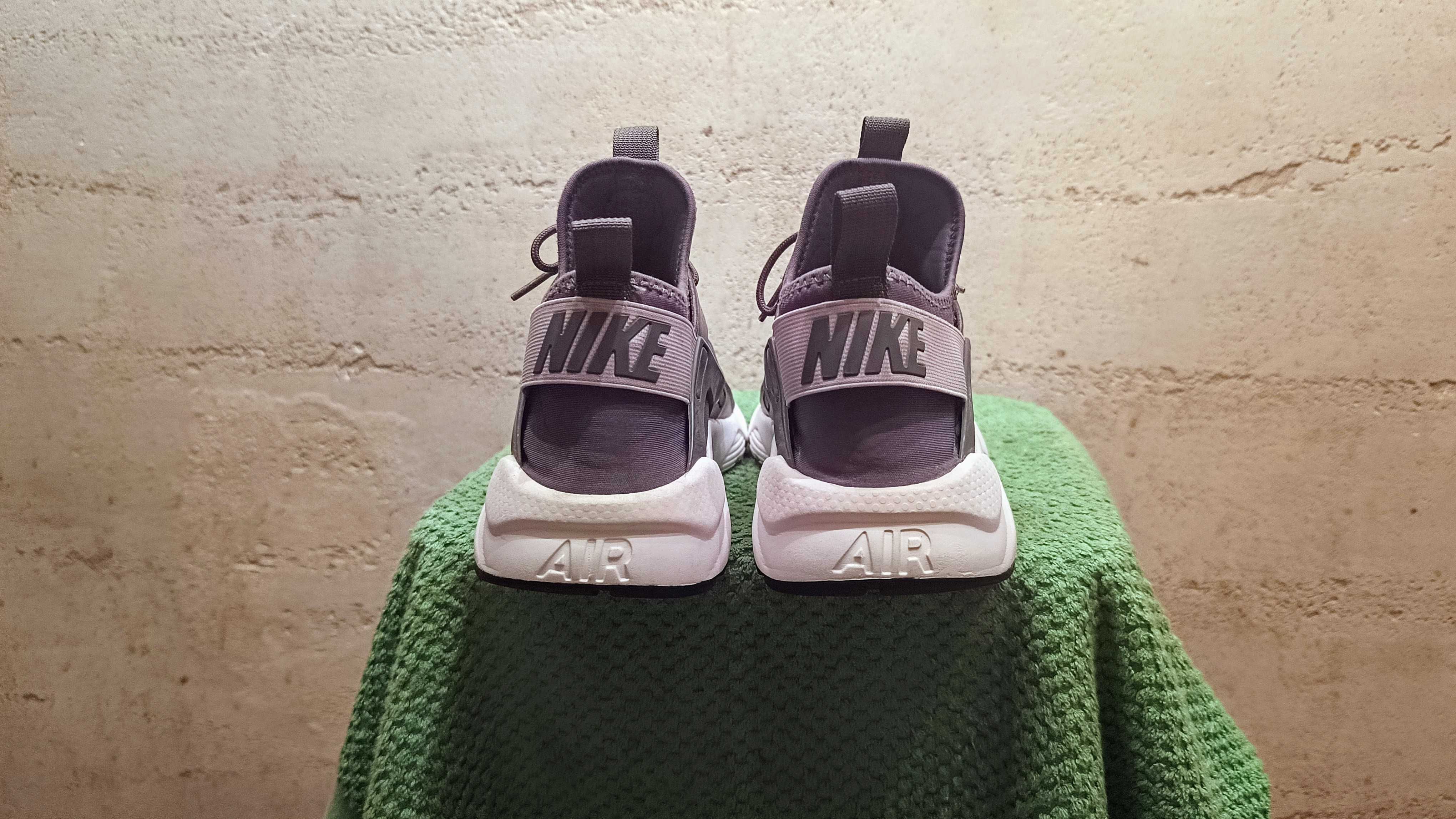 Męskie sneakersy NIKE AIR HUARACHE RUN ULTRA r.42,5 stan bardzo dobry