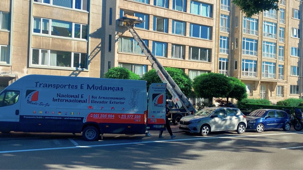 Transportes e Mudanças - Elevador Exterior
