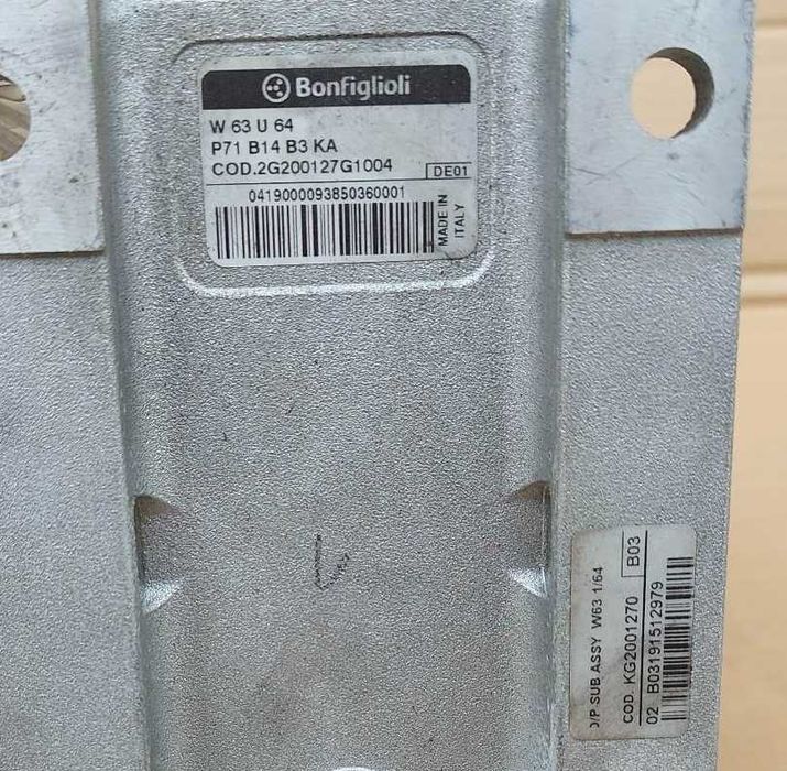 Motoreduktor silnik przekładnia BONFIGLIOLI M 1SD 4, W75 U D30 100S1B3