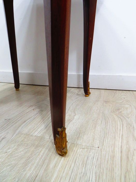 Mesa de apoio estilo Império.