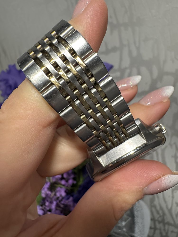 Продам годинник оригінальний Michael Kors