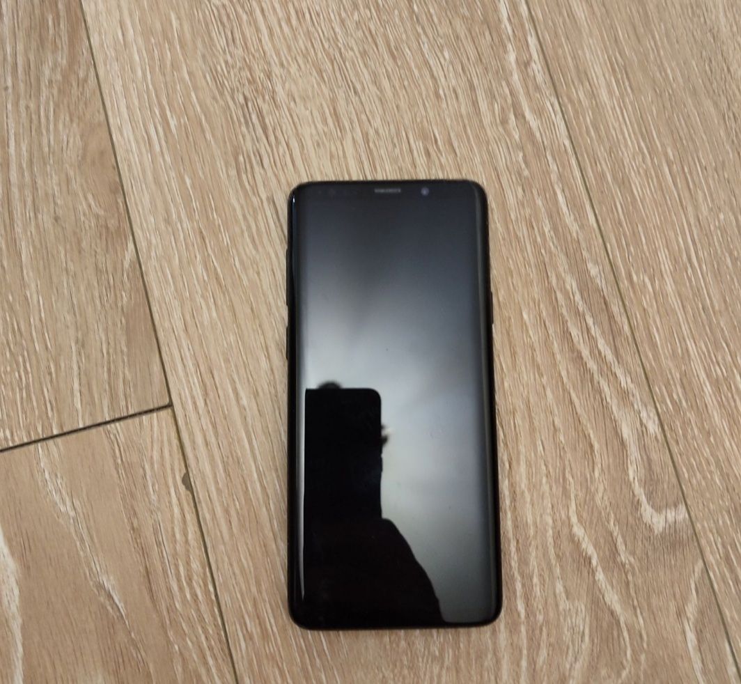 Смартфон Samdung s9 plus