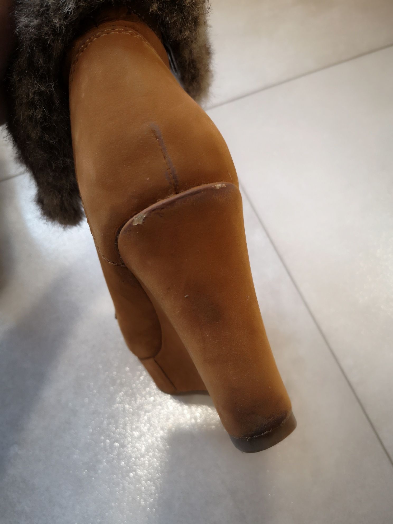 Buty na koturnie