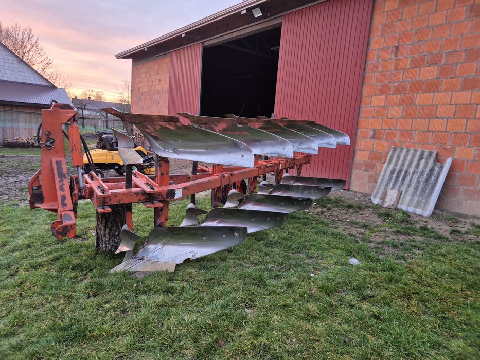 Witam.sprzedam pługi obrotowe 5 skibowe 4 plus 1 Baeke