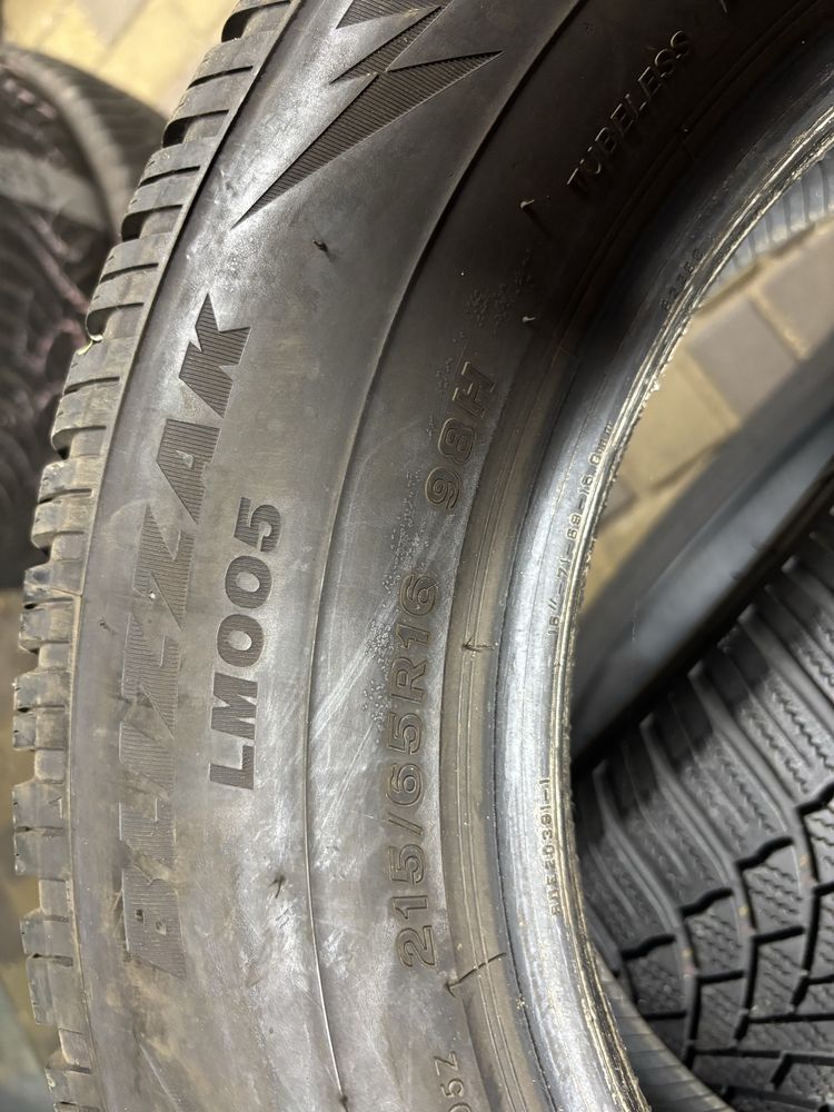 Шини зимові R16 215/65 Bridgstone 2шт.(ціна за скат)2021рік
