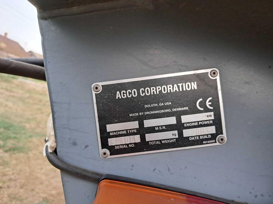 Продам уомбайн Massey Ferguson 7278