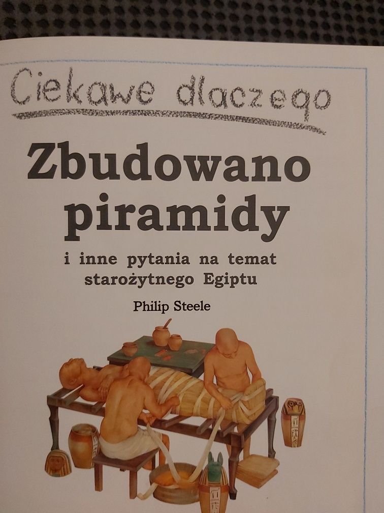 Książka"Świat nas fascynuje".Egipcjanie,Zamki,Telefon dzwoni,Samolty