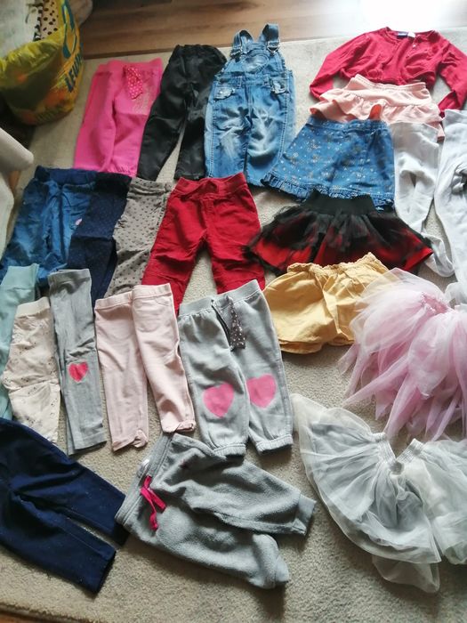 Paka ubranek dla dziewczynki roz 80/86 razem 50szt