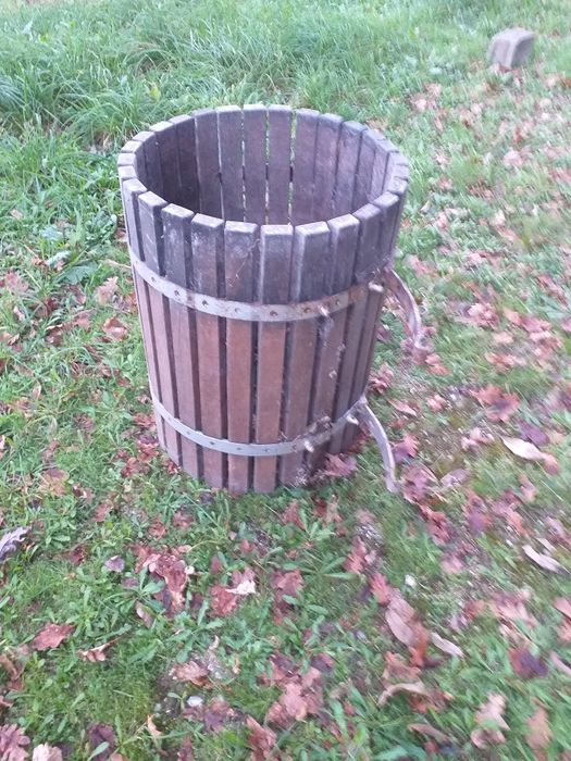 Espremedeira de uvas,antiga.