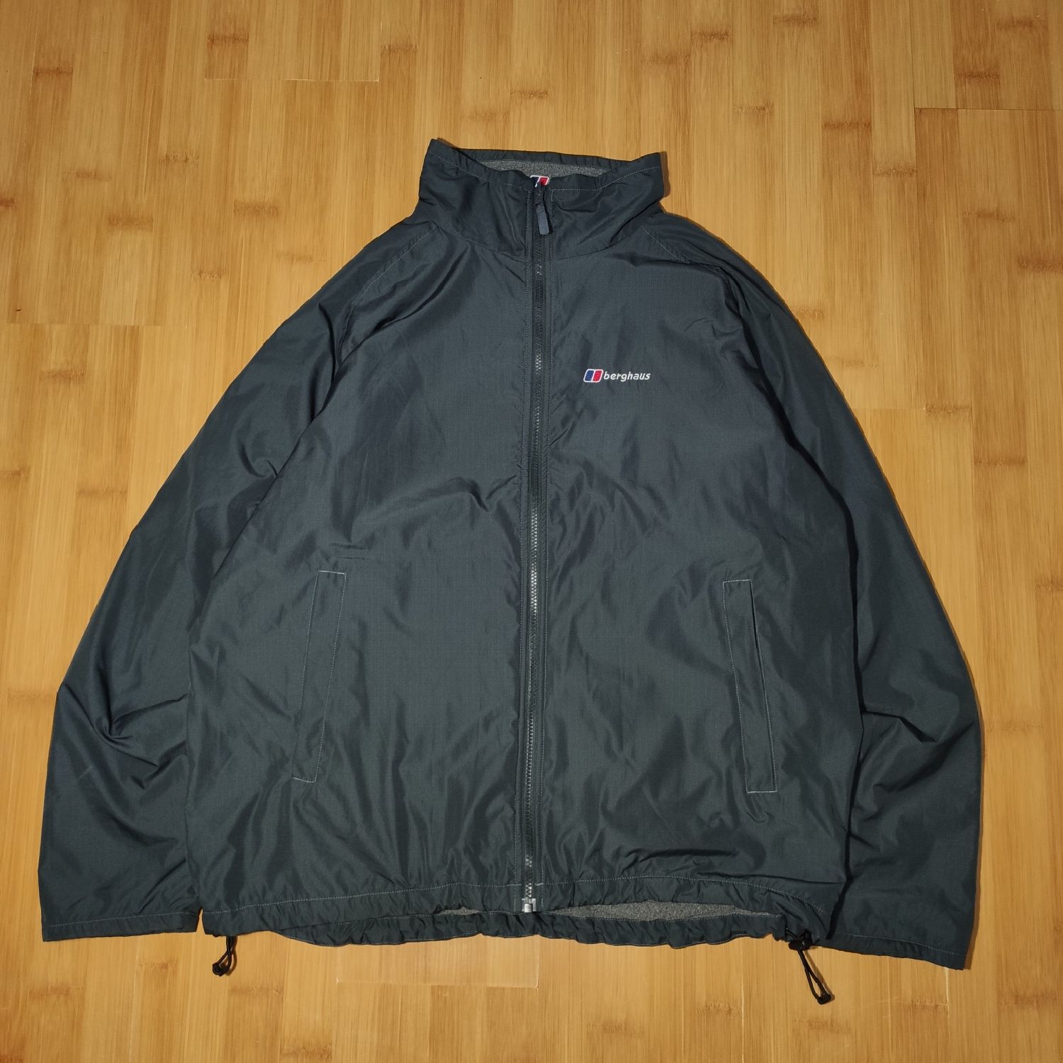 Куртка Berghaus в новому стані