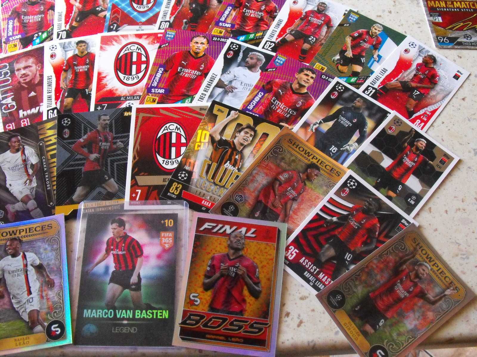 Karty piłkarskie AC MILAN, zestaw 42 kart BEZ POWTÓREK, karty nowe.