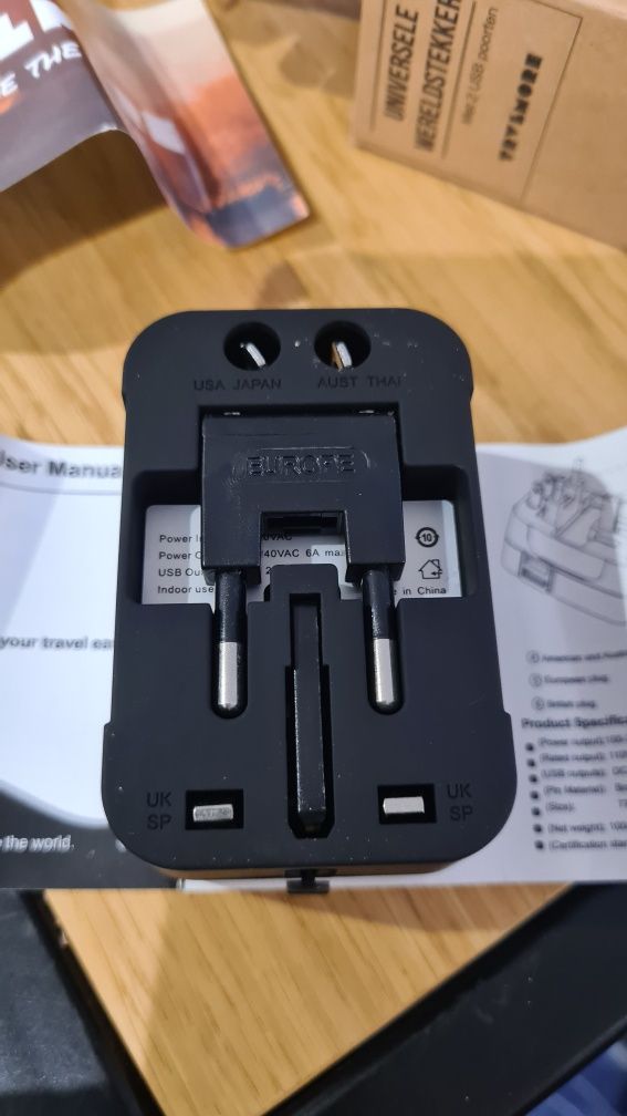 Przejściówka / Adapter USA UK EU + 2xUSB 110/220