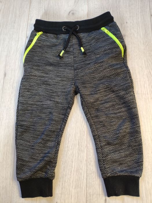 Spodnie chłopięce 18-24 miesiące