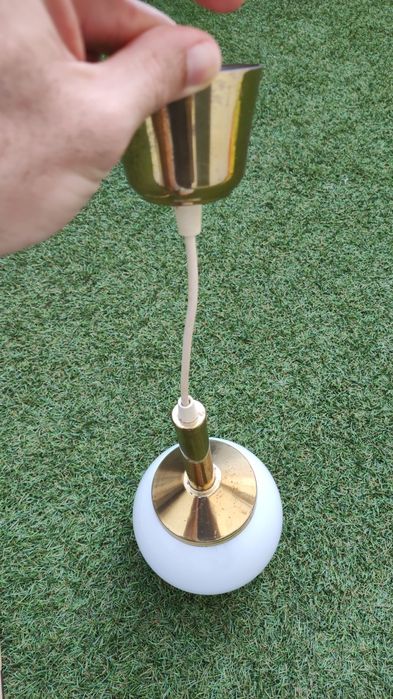 Candeeiro Globo em Vidro Opalino Antigo