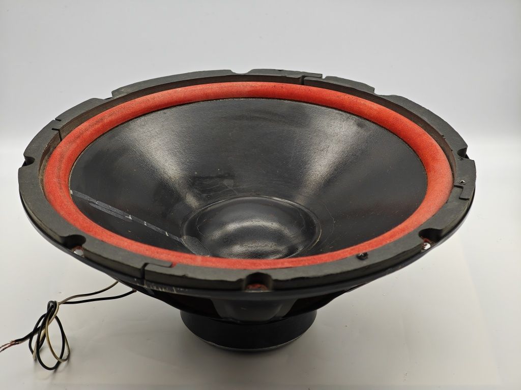Низкочастотный динамик Visaton T300  ( 12", 120Вт, 4Ом )