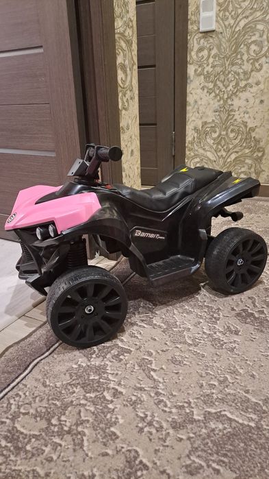 Дитячий квадроцикл для дівчинки