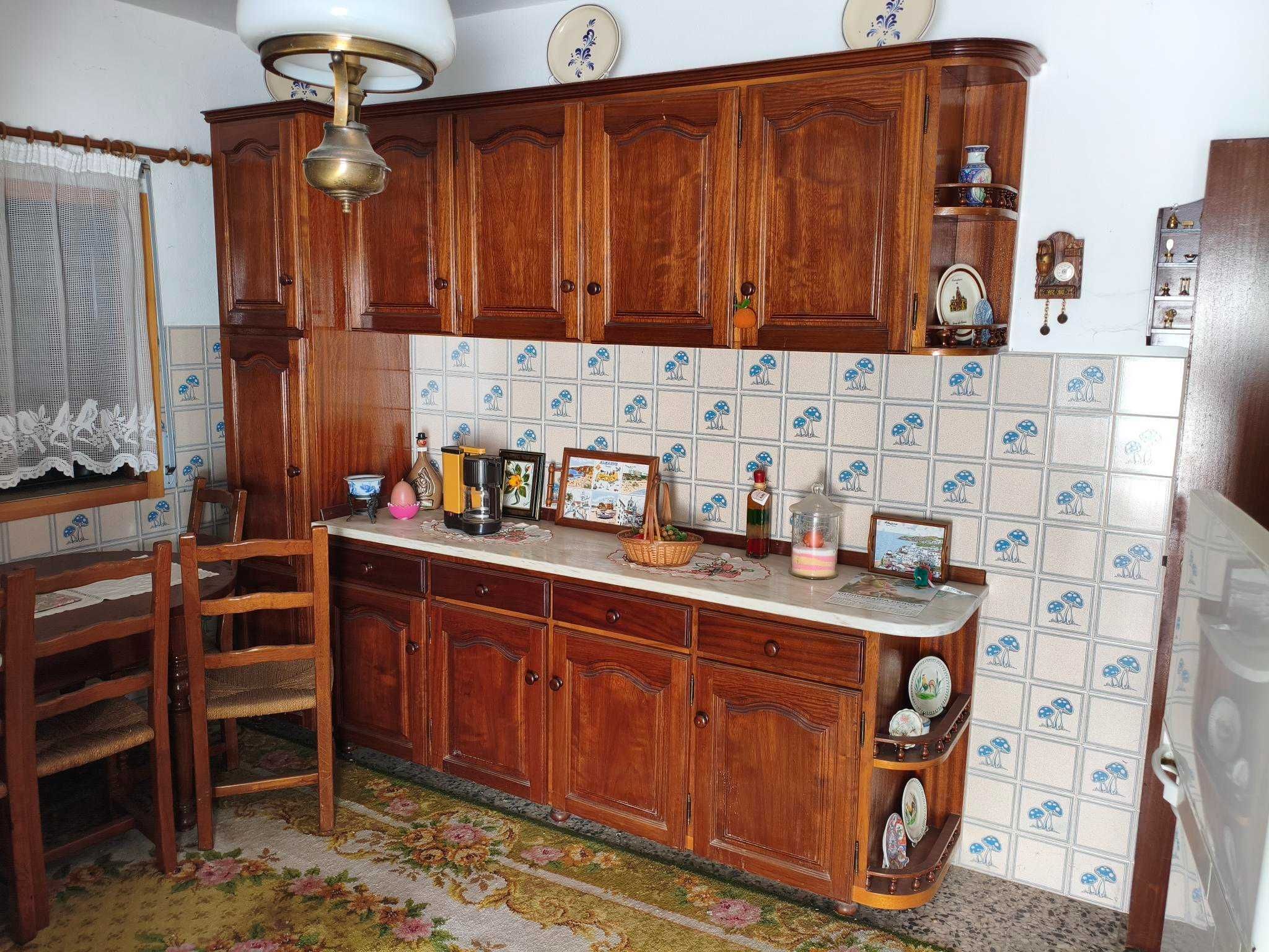 Móveis Cozinha + Mesa com cadeiras  | COMO NOVOS