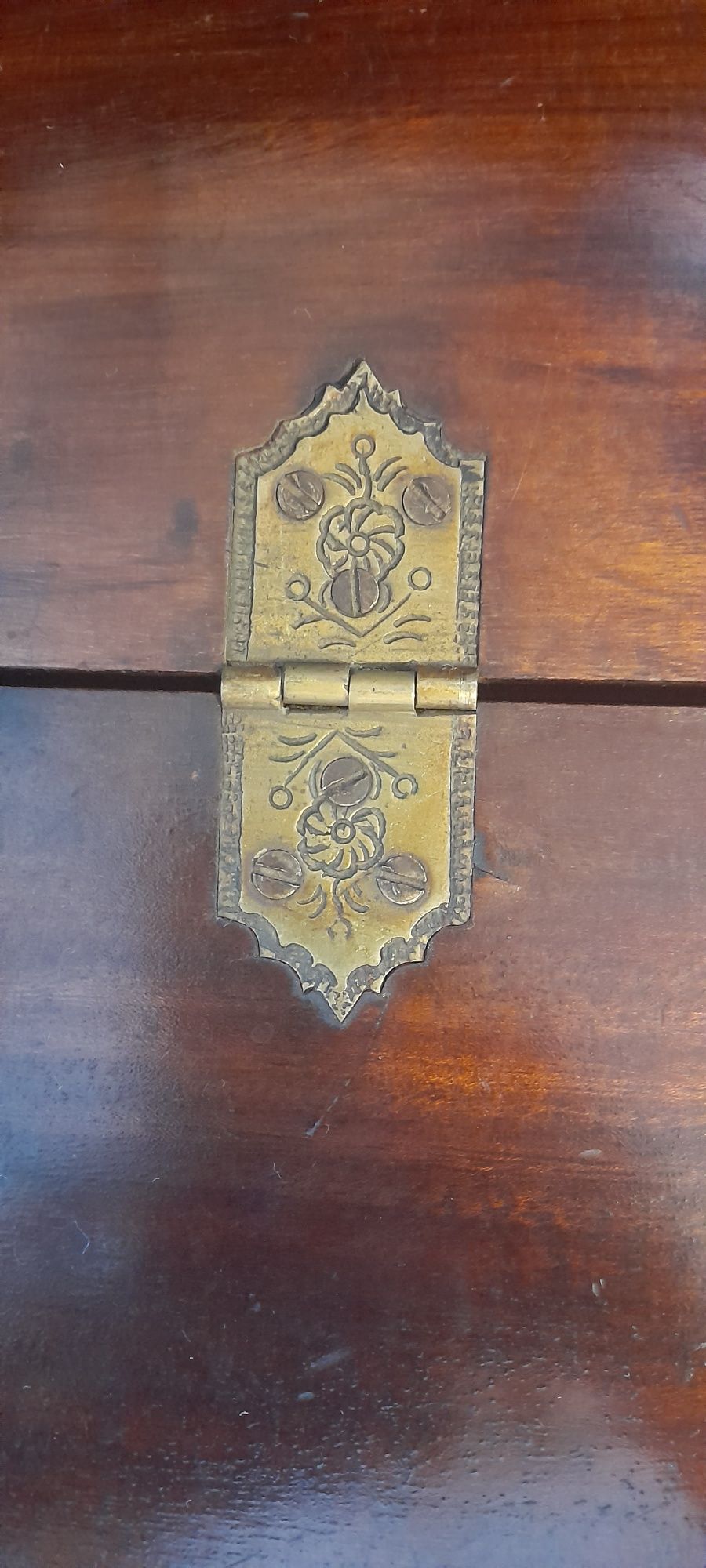 Escrivaninha em madeira