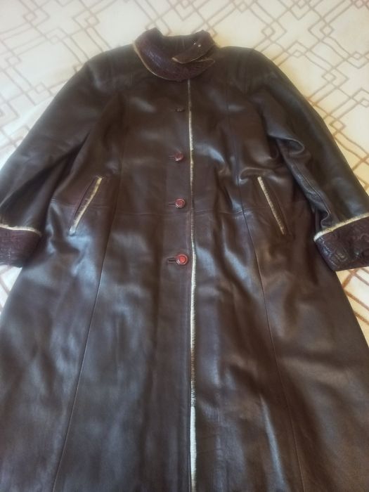 Продам вещи зимние и платья