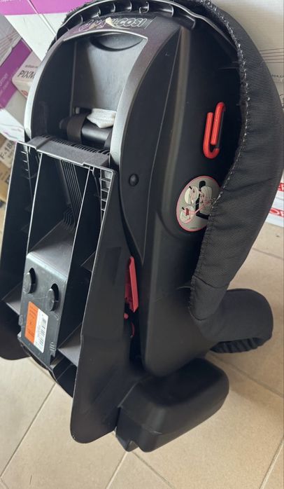 Автокрісло Maxi-Cosi