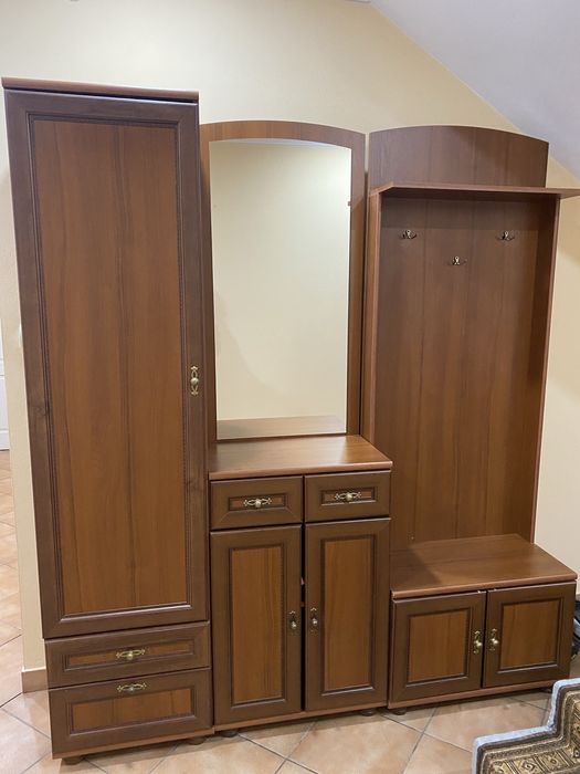 Продам прихожу в гарному стані