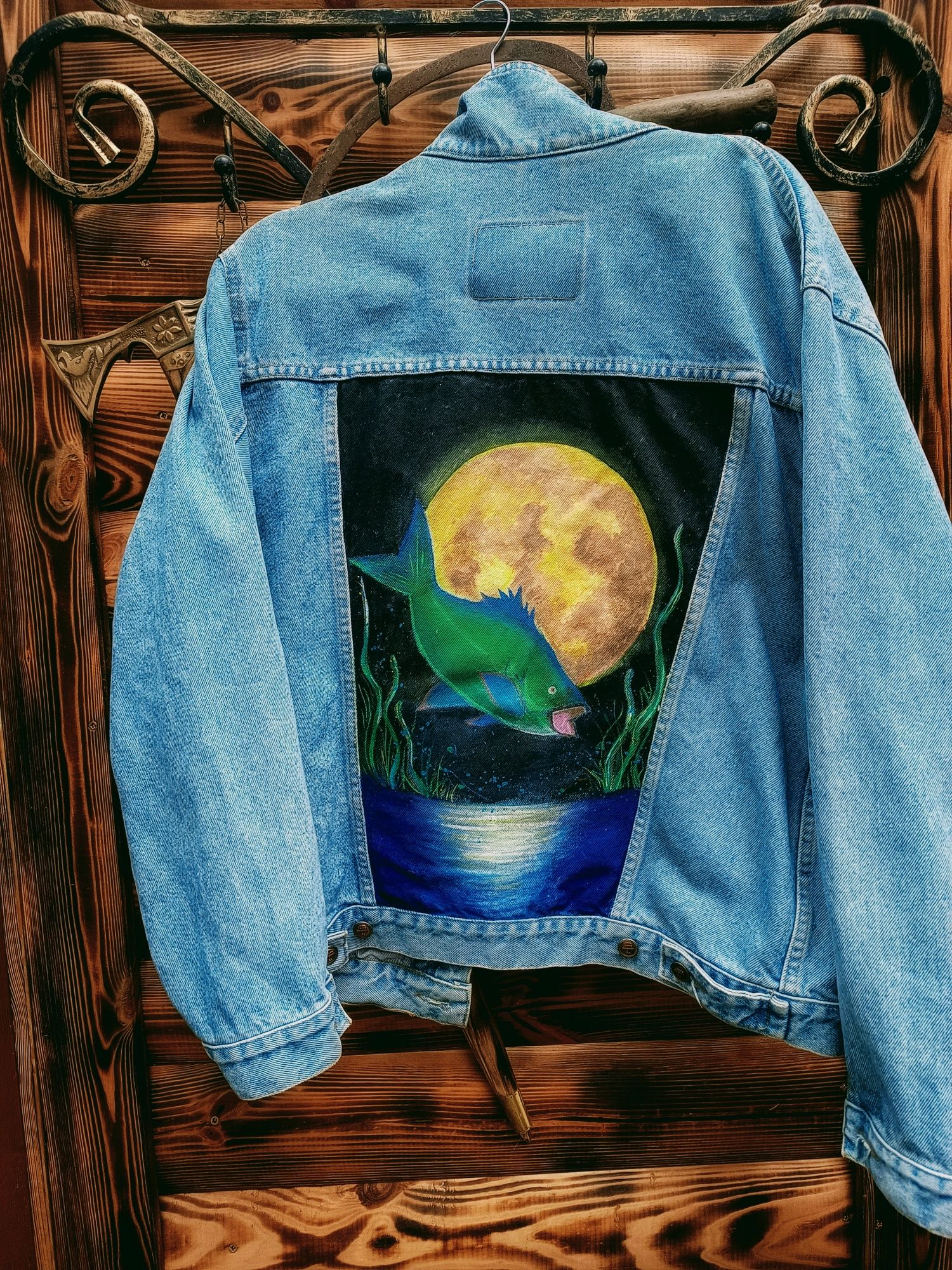 Kurtka jeansowa, malowanie na kurtkach