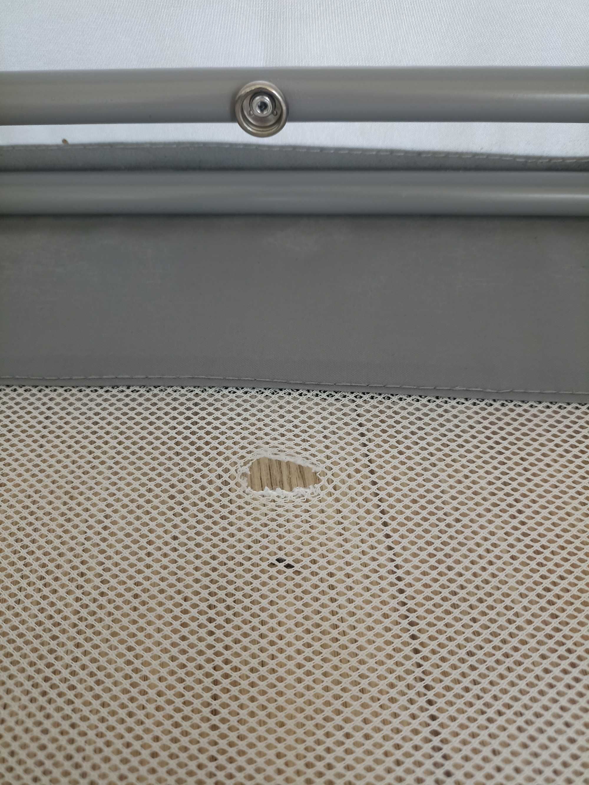 Łóżeczko dziecięce Chicco Next2Me z funkcją kołyski.