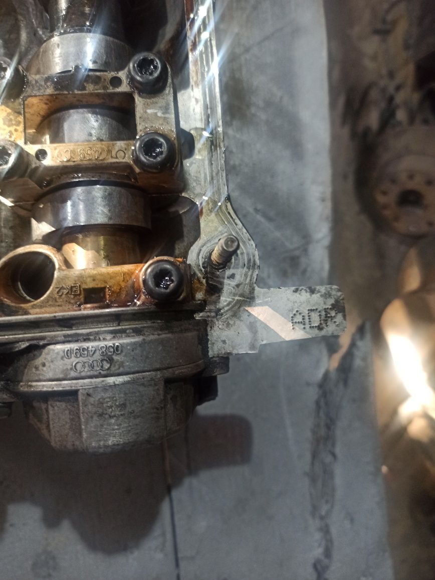 ГБЦ головка ауді 1.8 adr