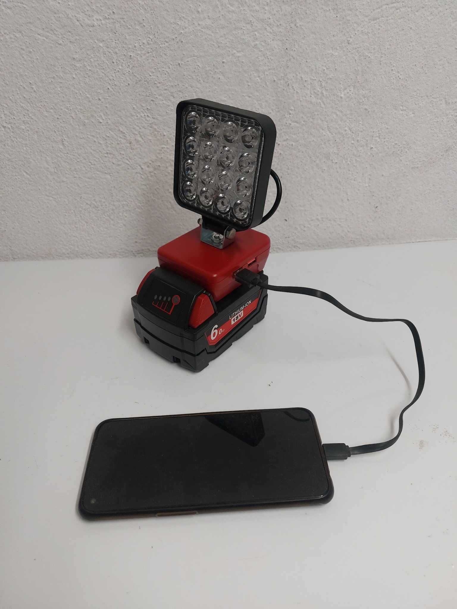 Lampka LED Halogen 2xUSB na baterie Milwaukee M18