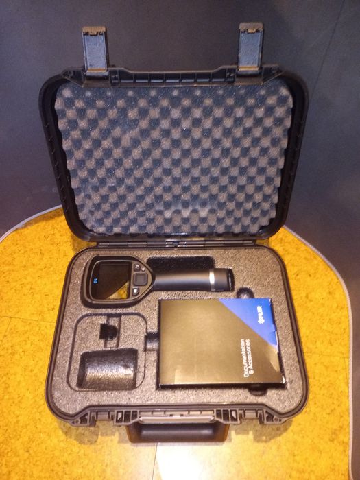 Kamera termowizyjna FLIR E4 z wifi