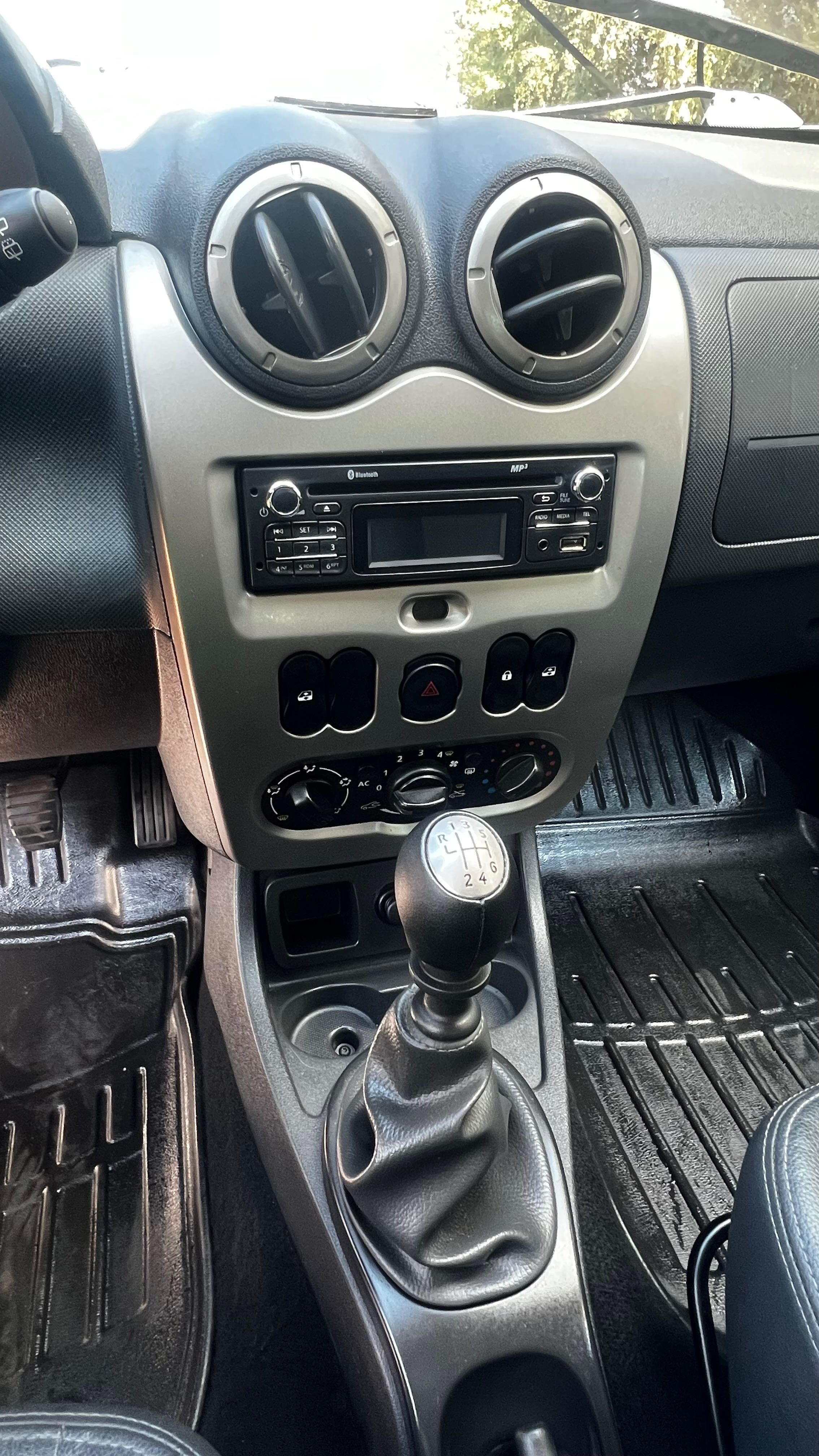 Dacia Duster 2013 г.в. 6MT