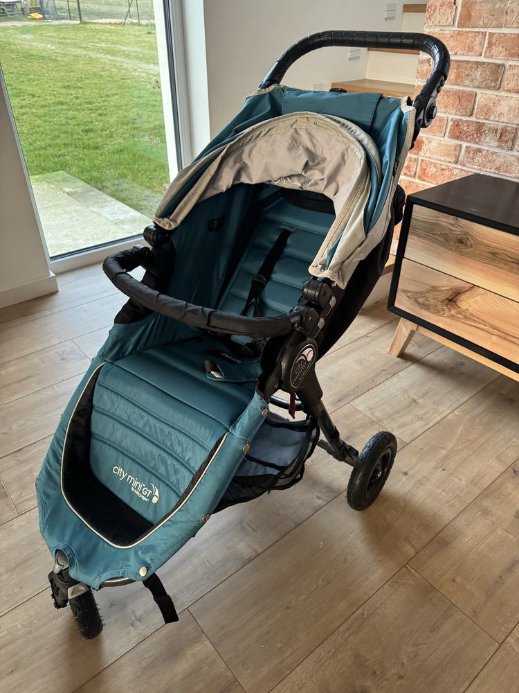 Wózek spacerowy, spacerówka Baby Jogger City Mini Gt z podnóżkiem