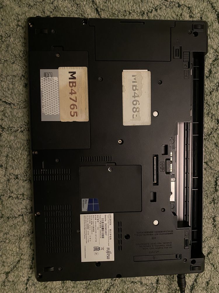 Fujitsu E746. I5-6300u.8gb RAM. SSD 240gb