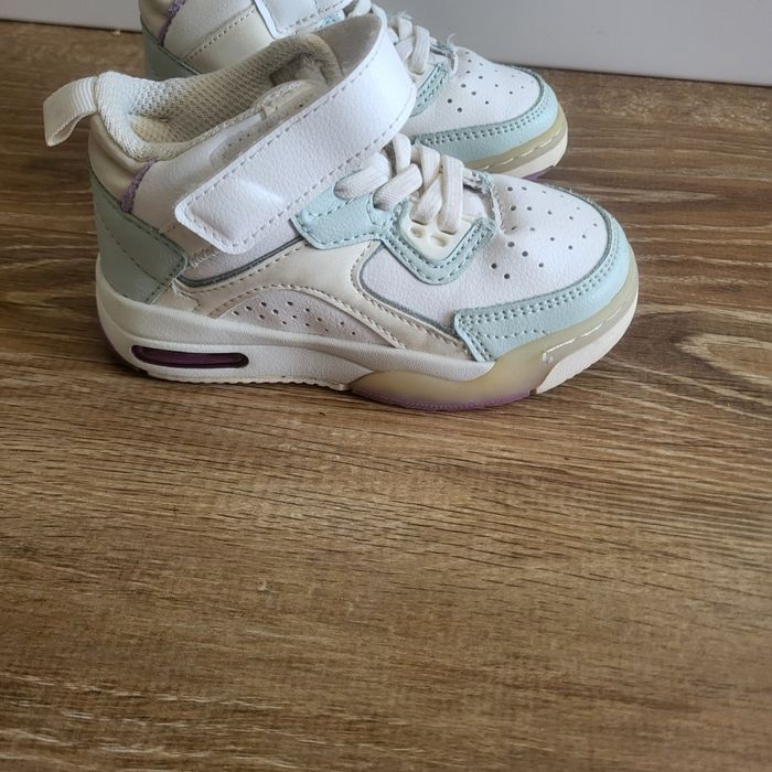 Buty sportowe Zara 24