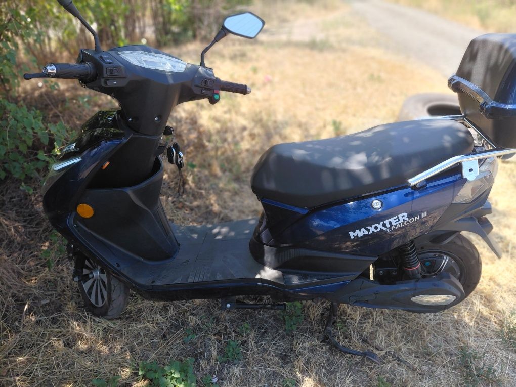 Электроскутер Maxxter Falcon 3