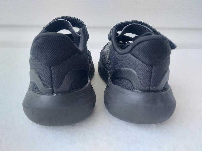 Дитячі чорні кросівки runfalcon 5 kids
