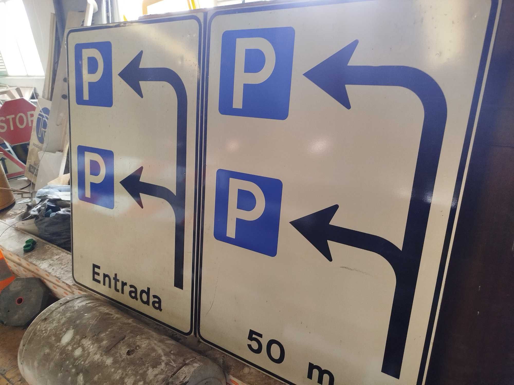 Sinais de transito  e obra diversos