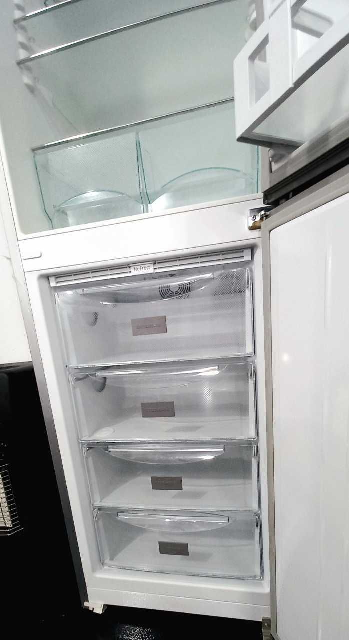 Холодильник 2 м liebherr (липхер)  черный цвет стекло