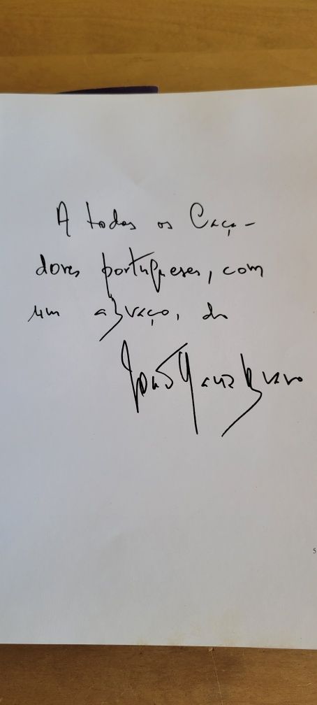 Livro "A Propósito de Caça" de João Maria Bravo, assinado pelo autor