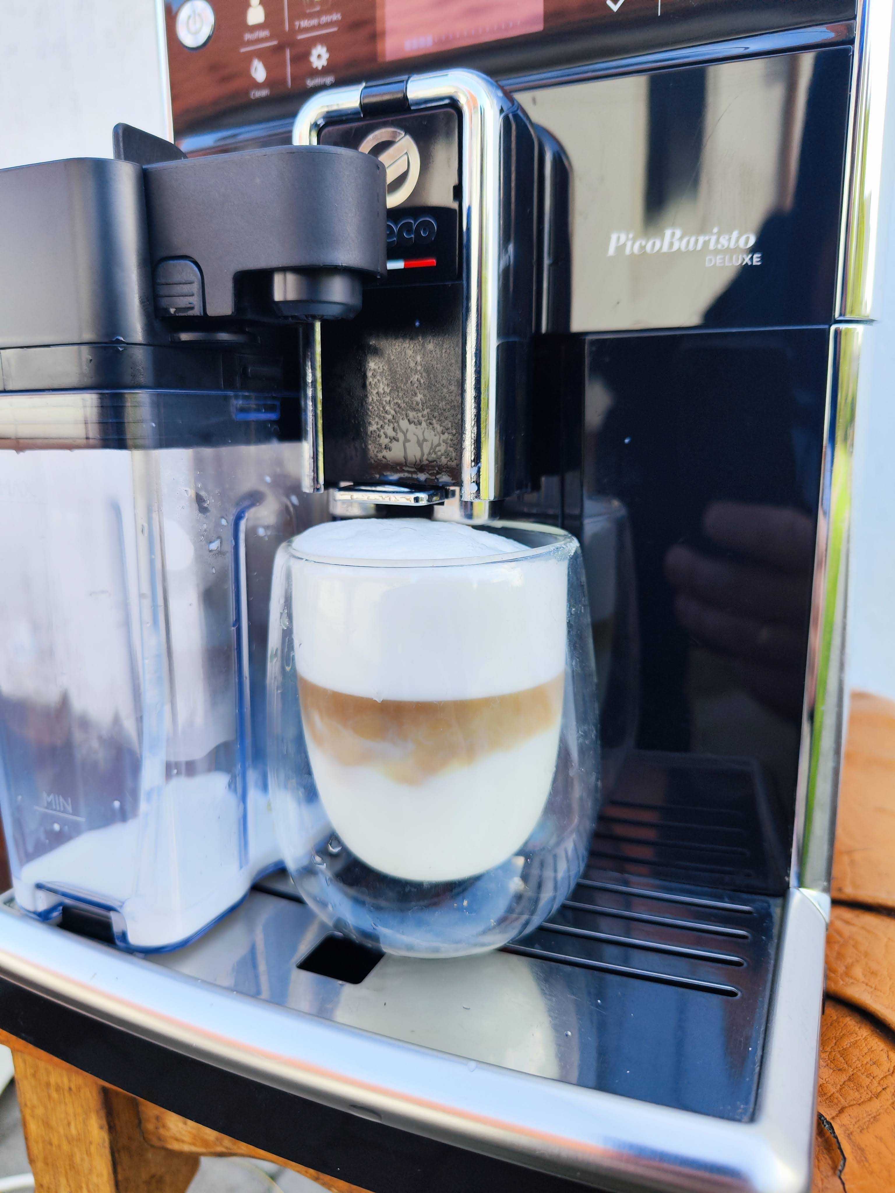 Кавомашина кофемашина Saeco Picobaristo Deluxe SM5570 новий молочник