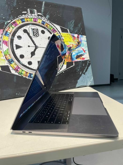 Apple MacBook Pro A1990 – 15.4" / i7 є 6 шт