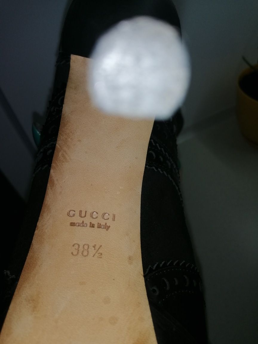 Продам туфлі Gucci