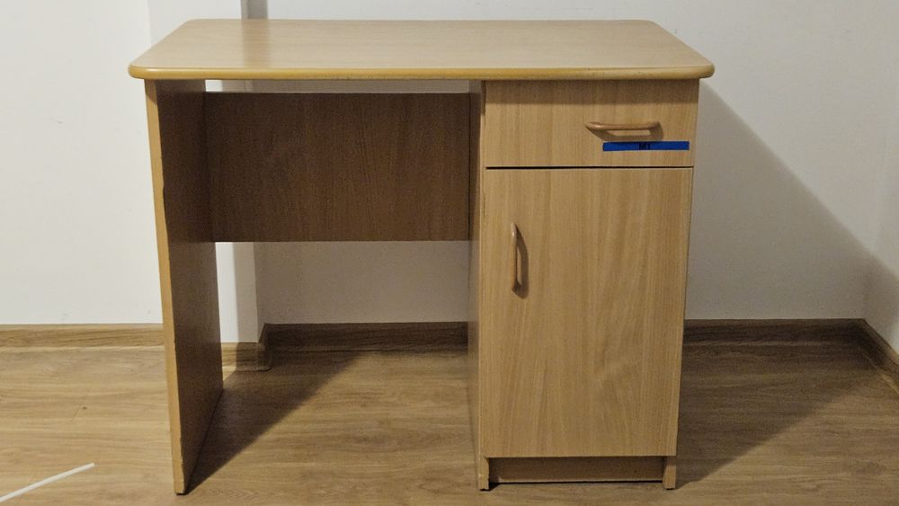 Biurko z szafką i szufladą