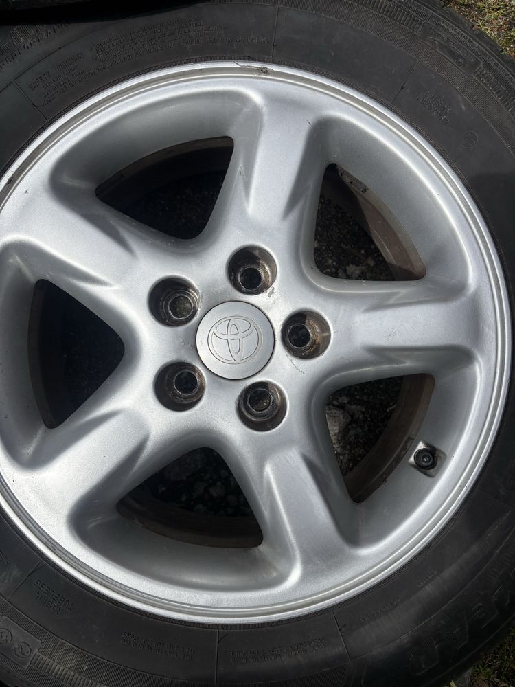 Kolo rav4 II z oponami
