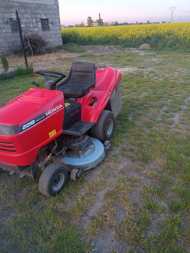 Traktorek honda2218