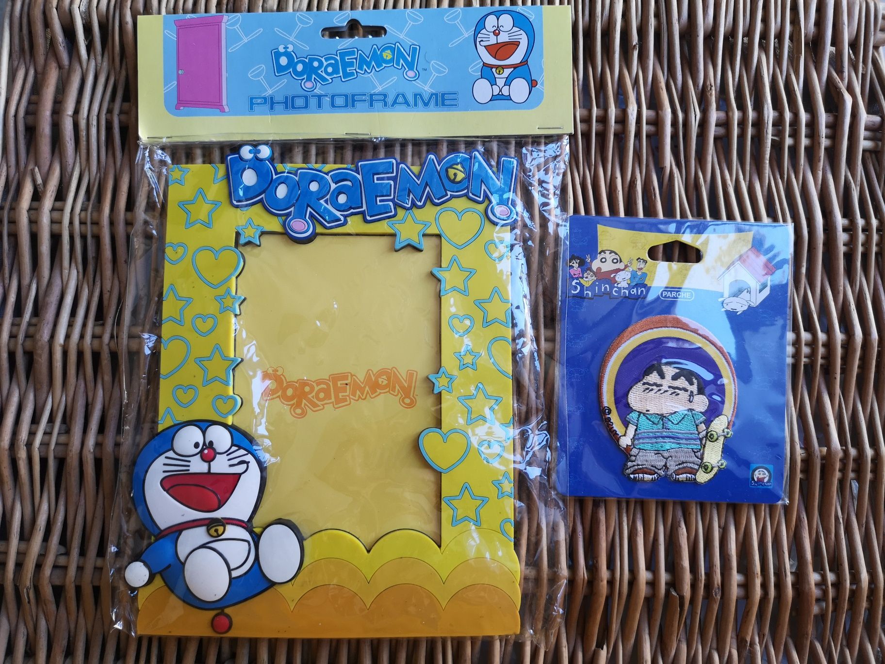 Moldura Doraemon + adesivo para roupa Shin Chan